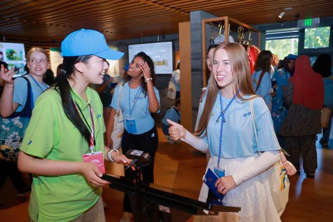 以青春為“槳”,共渡“中文”之河--福州大學外語翻譯志愿者服務隊伴行“漢語橋”側(cè)記